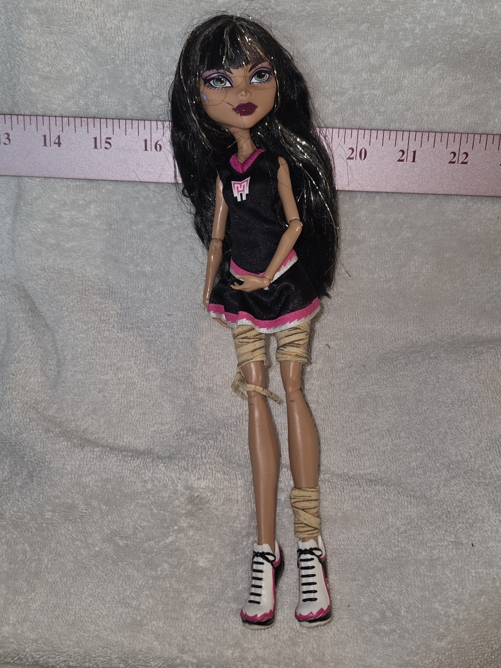 Mattel Monster High Cleo Denile Fearleading Fashion Doll